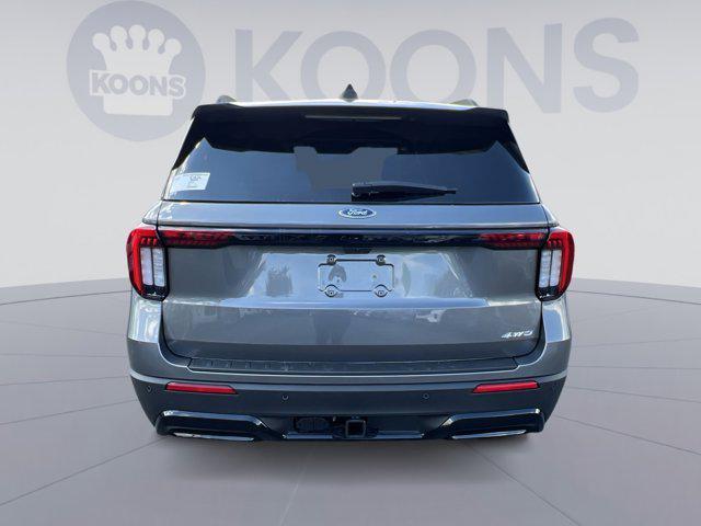 Photo of 2025 Carbonized Gray Metallic Ford Explorer