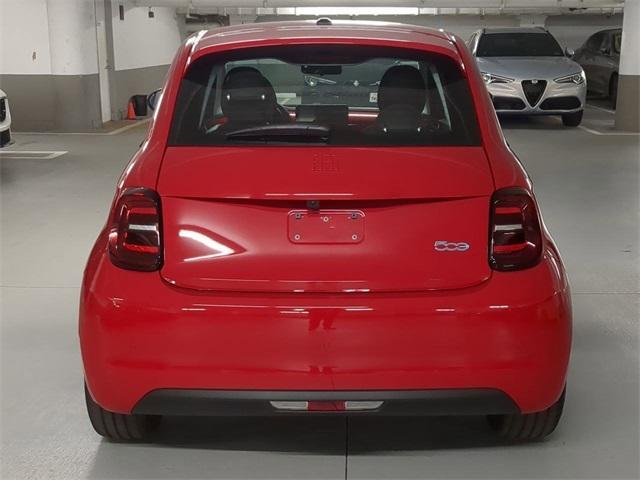 Photo of 2024 Red FIAT 500e