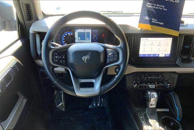 Photo of 2023 Azure Gray Metallic Ford Bronco