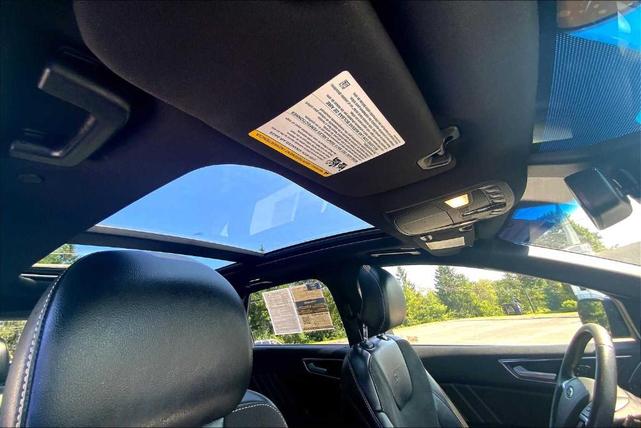 Photo of 2019 Agate Black Metallic Ford Edge