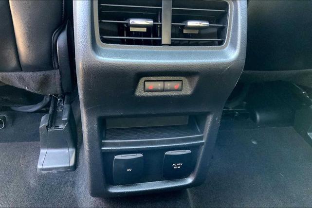 Photo of 2019 Agate Black Metallic Ford Edge