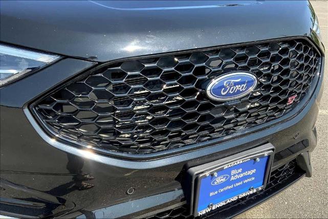 Photo of 2019 Agate Black Metallic Ford Edge