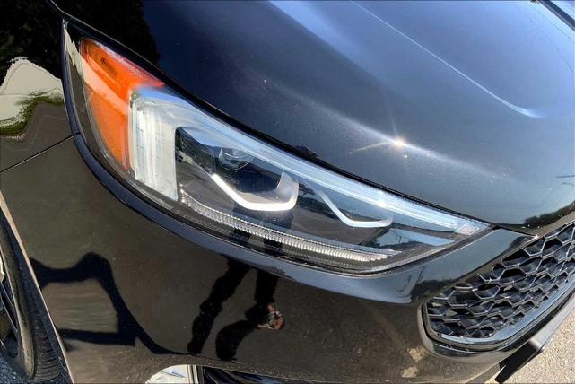 Photo of 2019 Agate Black Metallic Ford Edge