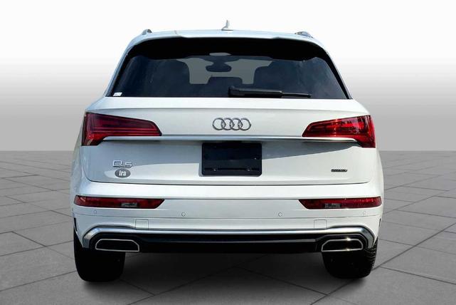 Photo of 2023 Glacier White Metallic Audi Q5