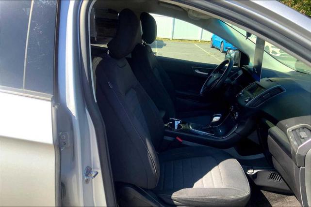 Photo of 2018 Ingot Silver Metallic Ford Edge