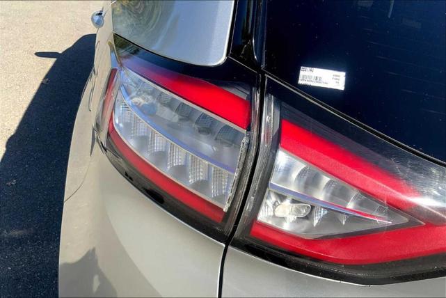 Photo of 2018 Ingot Silver Metallic Ford Edge