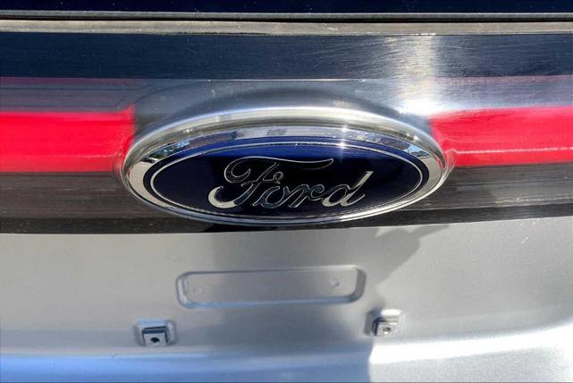 Photo of 2018 Ingot Silver Metallic Ford Edge