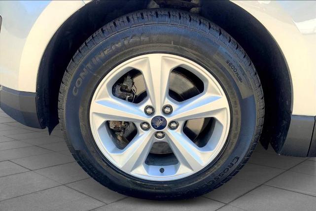 Photo of 2018 Ingot Silver Metallic Ford Edge