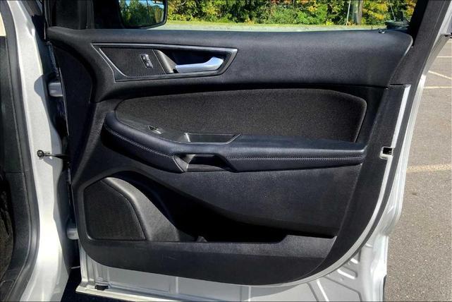 Photo of 2018 Ingot Silver Metallic Ford Edge