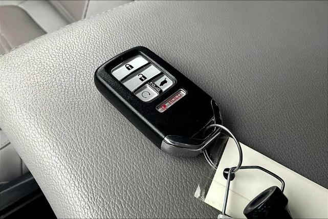 Photo of 2022 Obsidian Blue Pearl Honda CR-V Hybrid