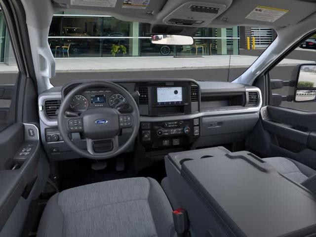 Photo of 2025 White Ford F-250
