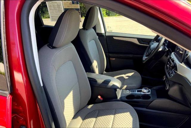 Photo of 2022 Rapid Red Metallic Tinted Clearcoat Ford Escape