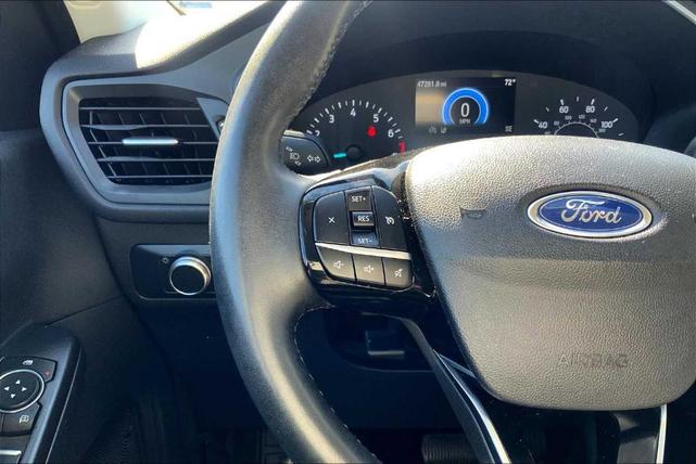Photo of 2022 Rapid Red Metallic Tinted Clearcoat Ford Escape