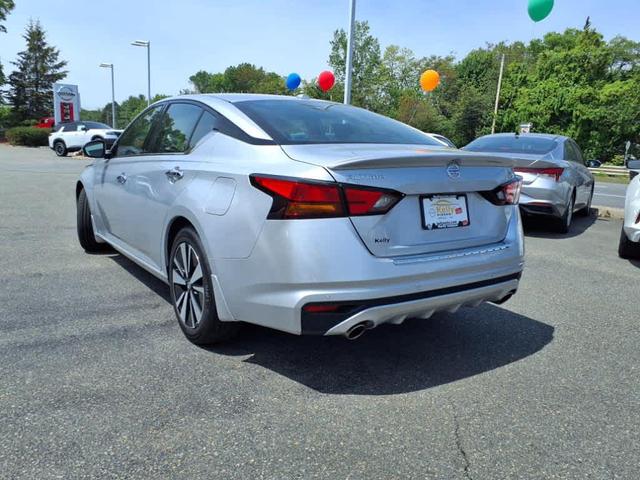 Photo of 2022 Brilliant Silver Metallic Nissan Altima