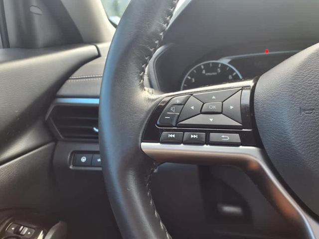 Photo of 2022 Super Black Nissan Altima