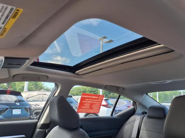 Photo of 2022 Super Black Nissan Altima