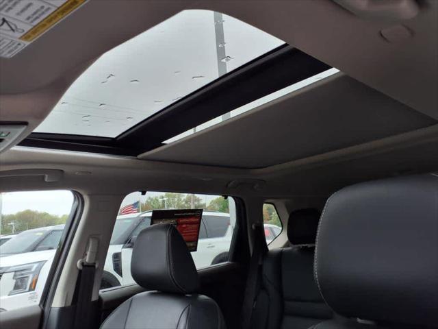 Photo of 2023 Super Black Nissan Rogue