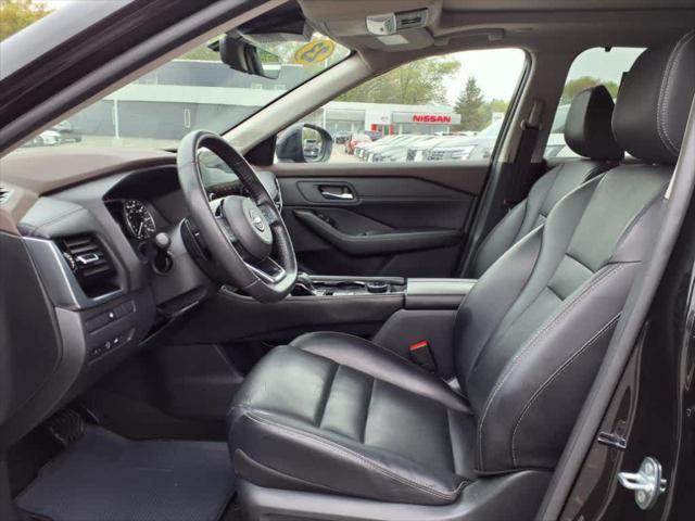 Photo of 2023 Super Black Nissan Rogue