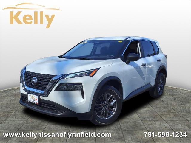 Photo of 2021 Glacier White Nissan Rogue