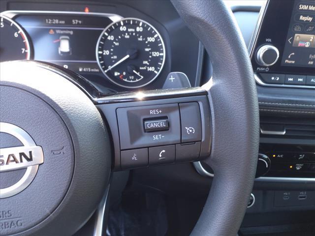 Photo of 2021 Glacier White Nissan Rogue