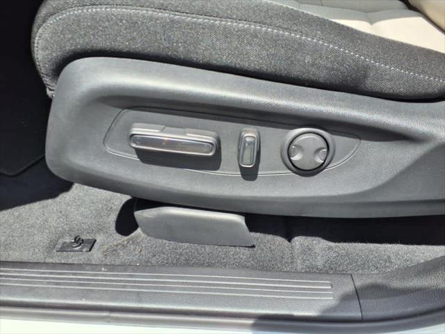 Photo of 2024 Platinum White Pearl Honda CR-V