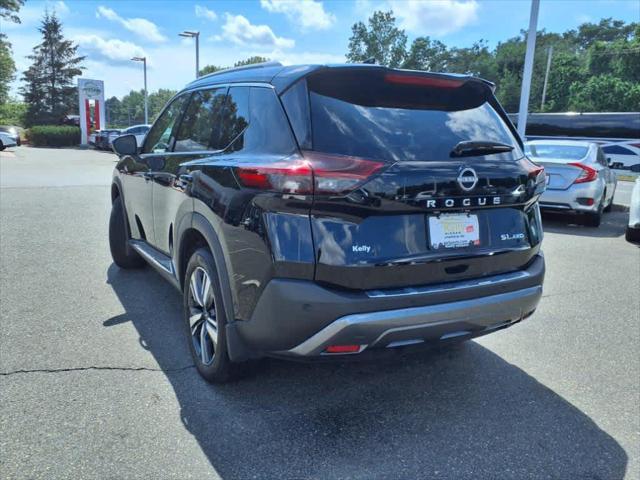 Photo of 2022 Super Black Nissan Rogue