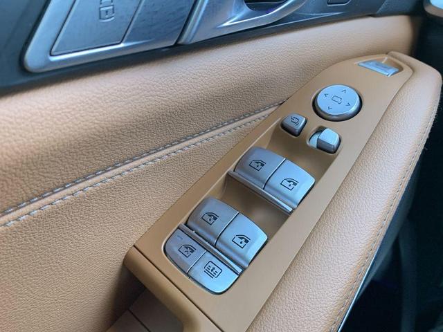 Photo of 2022 Mineral White Metallic BMW X7