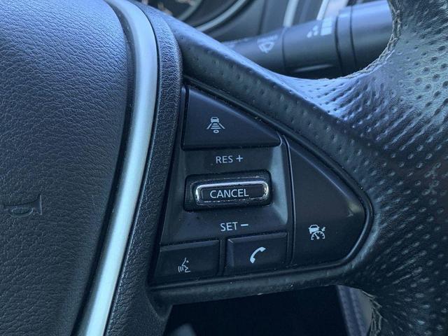 Photo of 2018 White Nissan Maxima