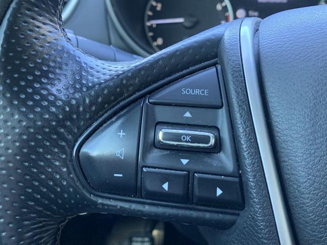 Photo of 2018 White Nissan Maxima