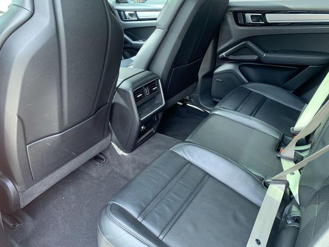 Photo of 2022 Blue Porsche Cayenne