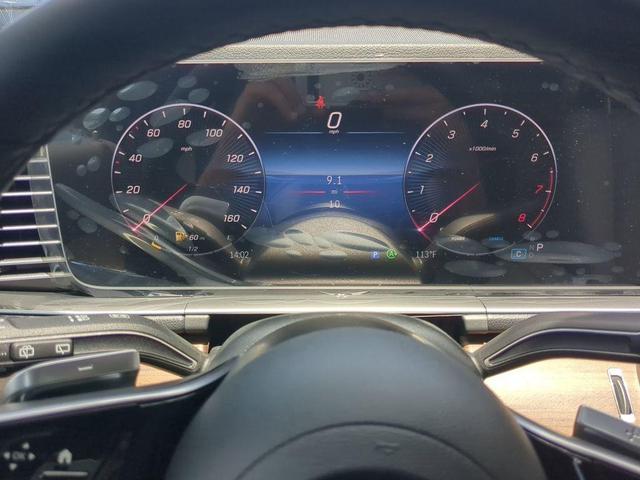 Photo of 2025 MANUFAKTUR Moonlight White Metallic Mercedes-Benz GLE 450