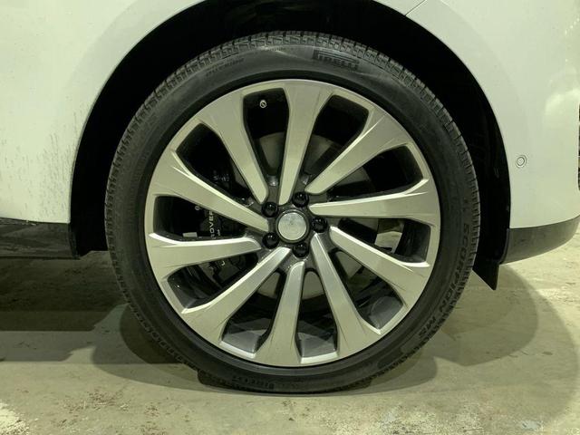 Photo of 2025 Fuji White Land Rover Range Rover