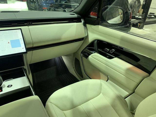 Photo of 2025 Fuji White Land Rover Range Rover