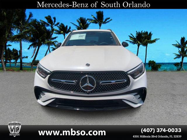 Photo of 2025 MANUFAKTUR Moonlight White Metallic Mercedes-Benz GLC 300