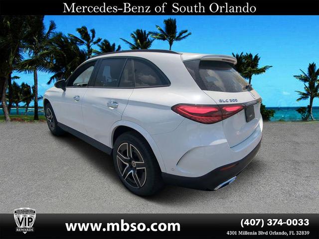 Photo of 2025 MANUFAKTUR Moonlight White Metallic Mercedes-Benz GLC 300