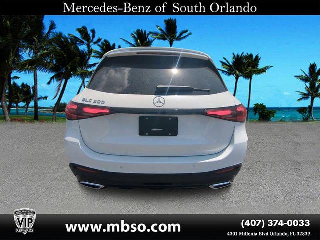 Photo of 2025 MANUFAKTUR Moonlight White Metallic Mercedes-Benz GLC 300
