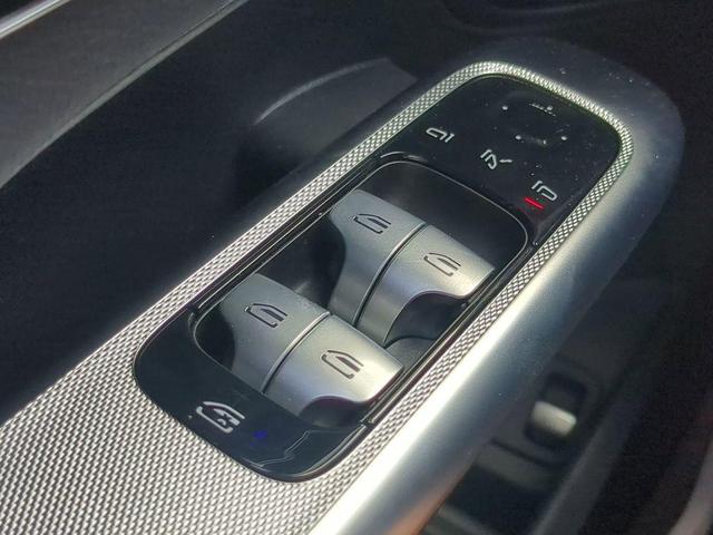 Photo of 2025 Alpine Gray Mercedes-Benz GLC 350e