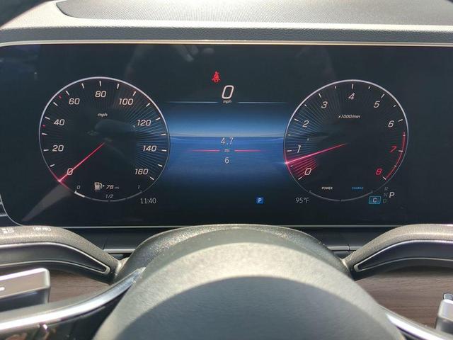 Photo of 2026 MANUFAKTUR Moonlight White Metallic Mercedes-Benz GLE 350