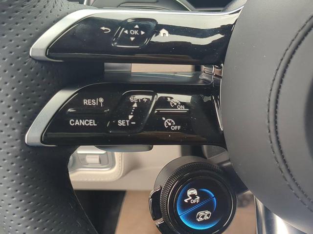 Photo of 2025 Polar White Mercedes-Benz AMG GLE 53