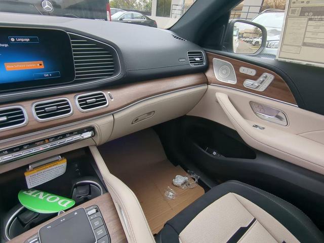 Photo of 2025 Polar White Mercedes-Benz AMG GLE 53