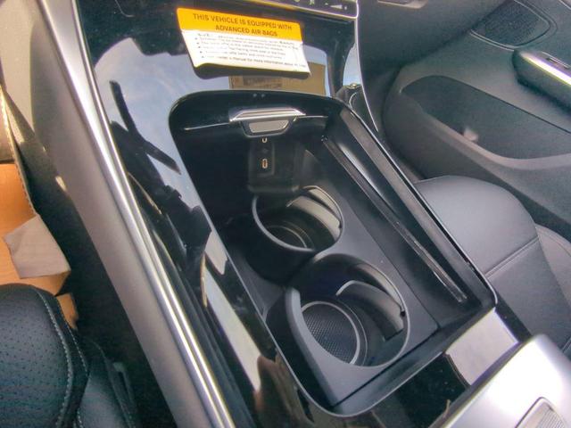 Photo of 2025 Black Mercedes-Benz GLC 300