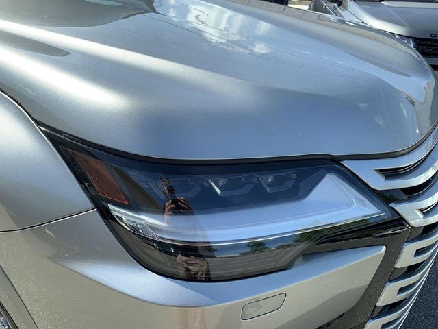 Photo of 2022 Atomic Silver Lexus LX 600