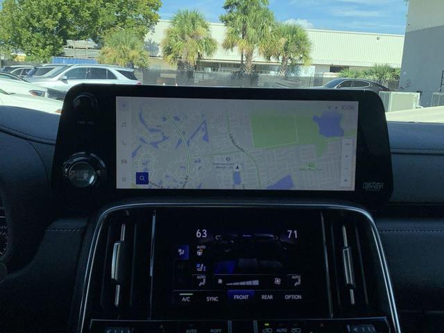 Photo of 2022 Atomic Silver Lexus LX 600