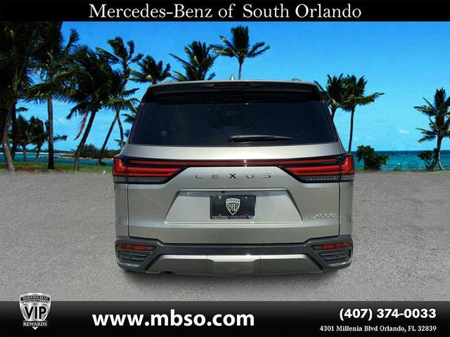 Photo of 2022 Atomic Silver Lexus LX 600