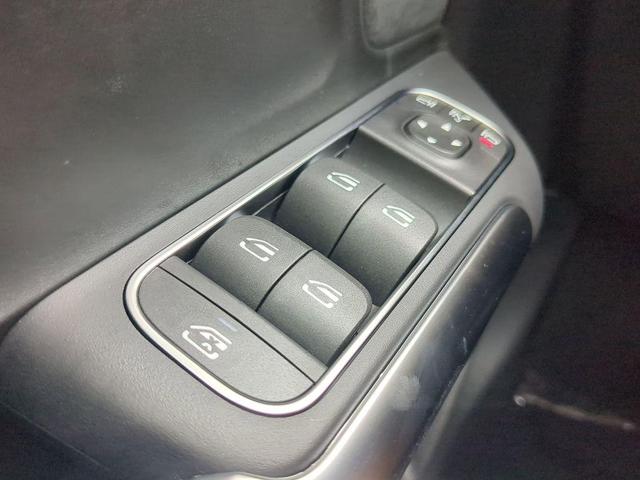Photo of 2025 Polar White Mercedes-Benz GLA 250
