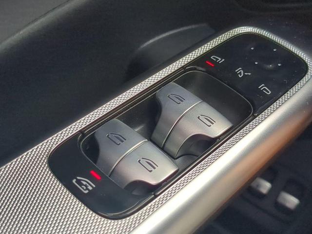 Photo of 2025 Black Mercedes-Benz GLC 350e