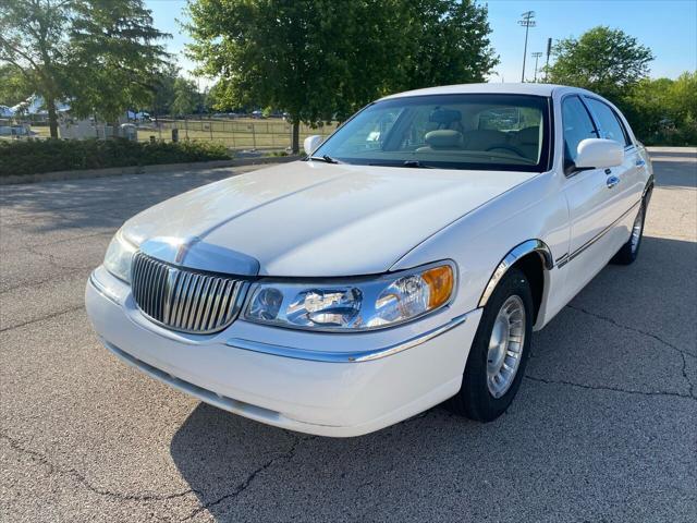 2001 Lincoln Town Car