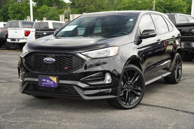 Photo of 2022 AGATE BLACK METALLIC Ford Edge