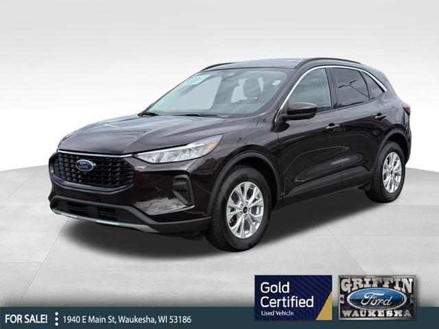 Photo of 2023 CINNABAR RED METALLIC PC Ford Escape