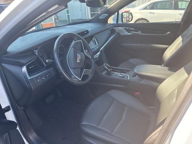 Photo of 2024 Crystal White Tricoat Cadillac XT5